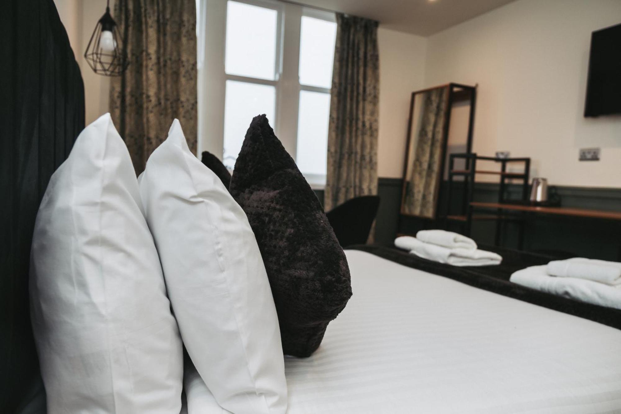Hotel The Royal Bar & Shaker Morecambe Zewnętrze zdjęcie